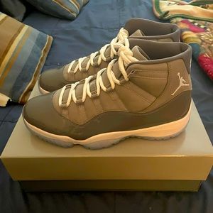 Men’s Cool Grey size 10.5